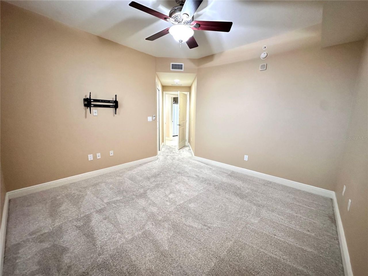 5823 Bowen Daniel Drive, Unit 702, Tampa, FL 33616 Photo