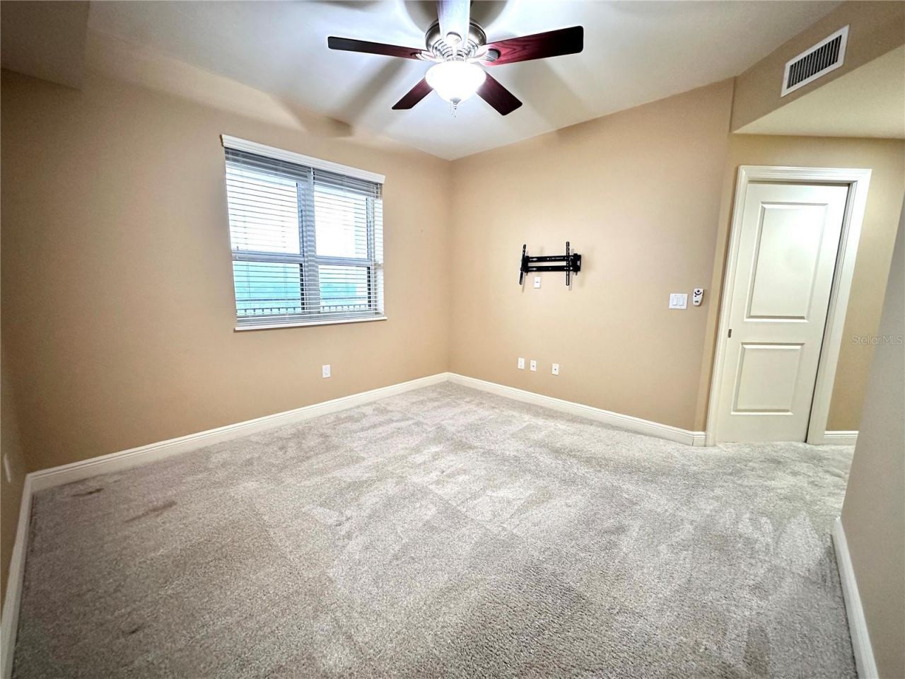 5823 Bowen Daniel Drive, Unit 702, Tampa, FL 33616 Photo