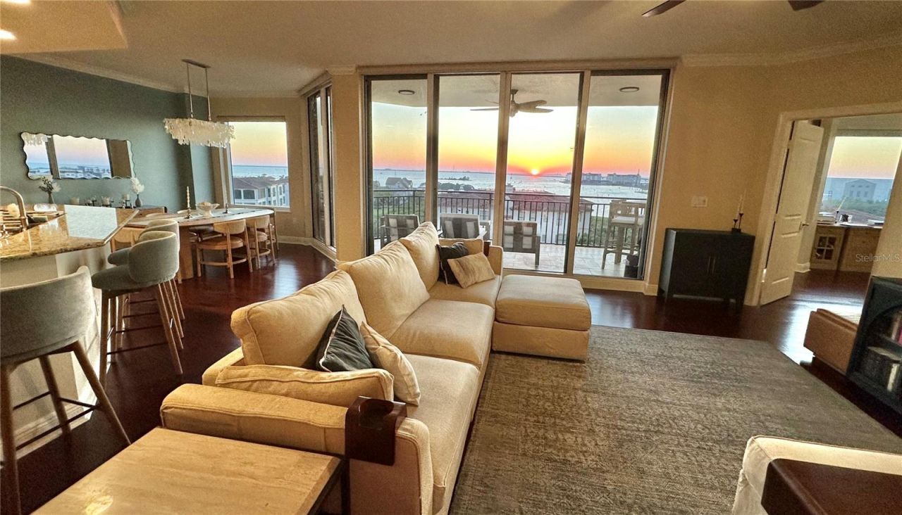 5823 Bowen Daniel Drive, Unit 702, Tampa, FL 33616 Photo