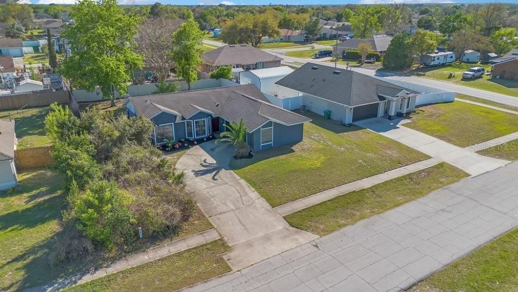 2727 Gramercy Drive , Deltona, FL 32738 Photo