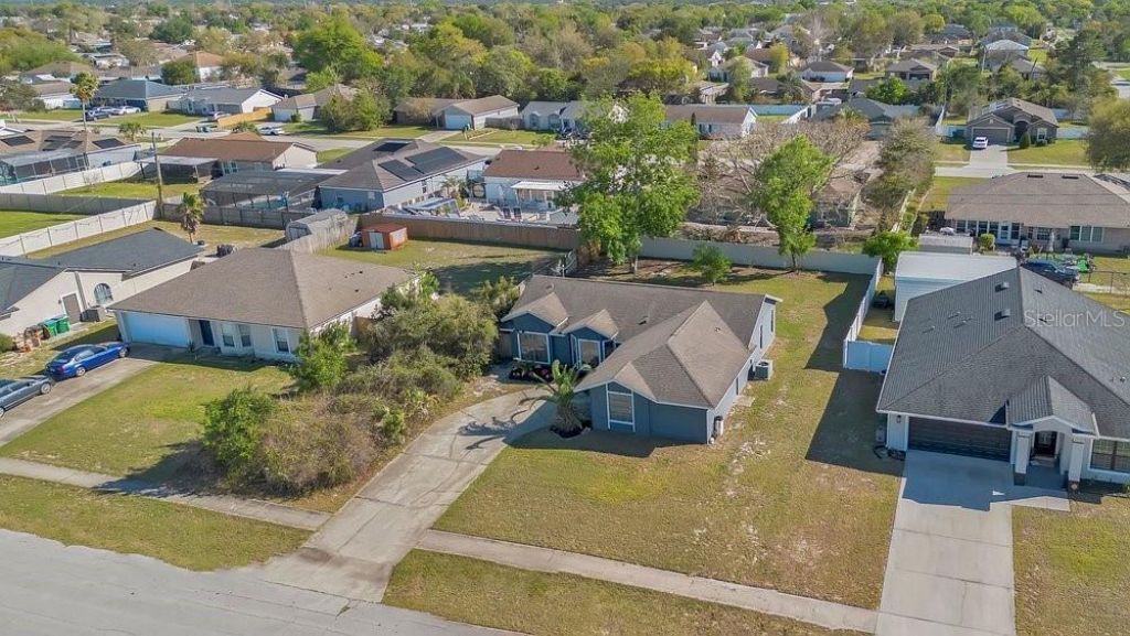 2727 Gramercy Drive , Deltona, FL 32738 Photo