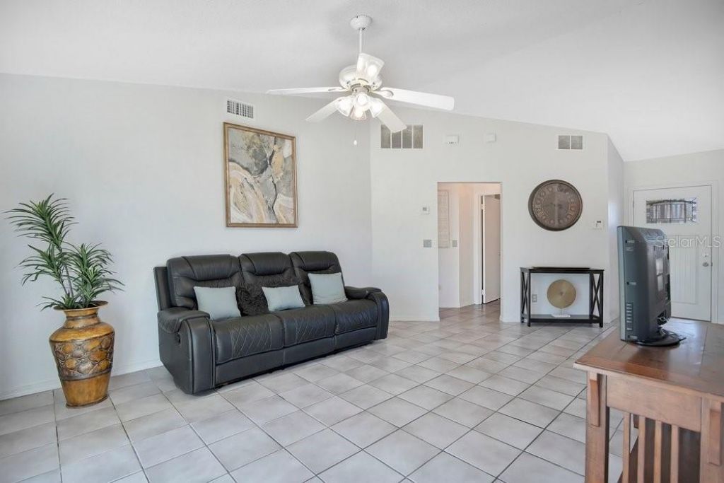 2727 Gramercy Drive , Deltona, FL 32738 Photo