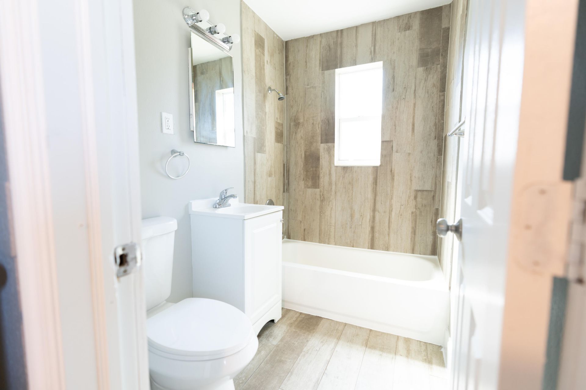 3392 2nd Avenue N, Unit J, Palm Springs, FL 33461 Photo