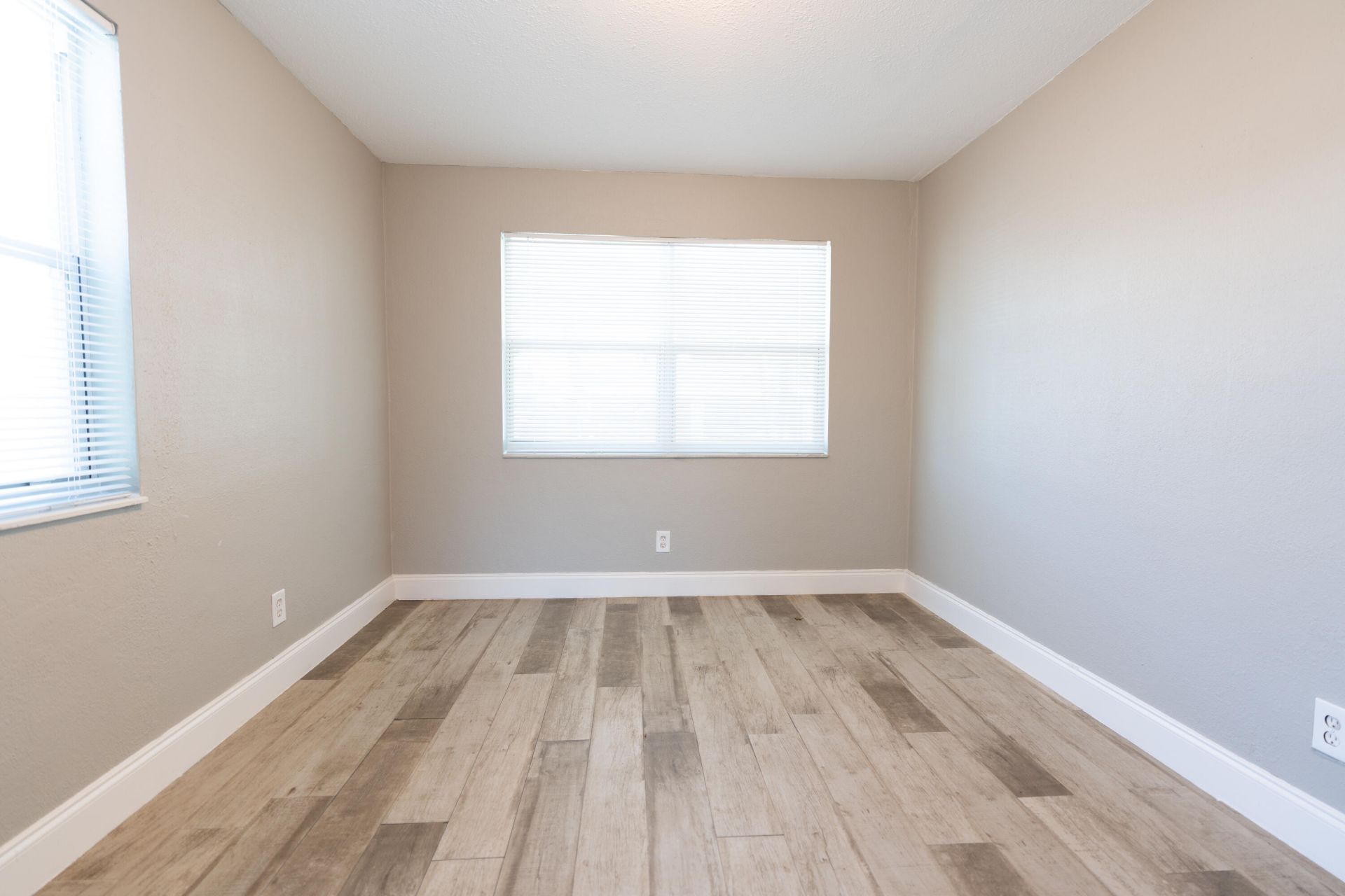 3392 2nd Avenue N, Unit J, Palm Springs, FL 33461 Photo