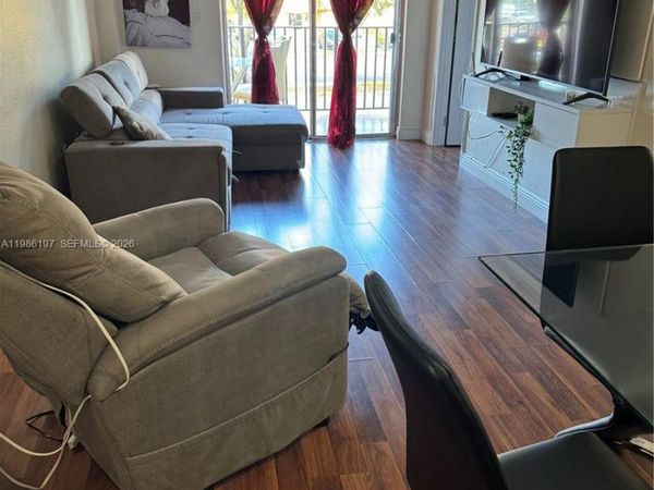 4717 NW 7th St , Unit 203-10, Miami, FL 33126