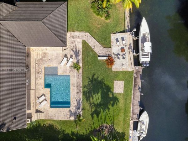 7155 Los Pinos Blvd , Coral Gables, FL 33143