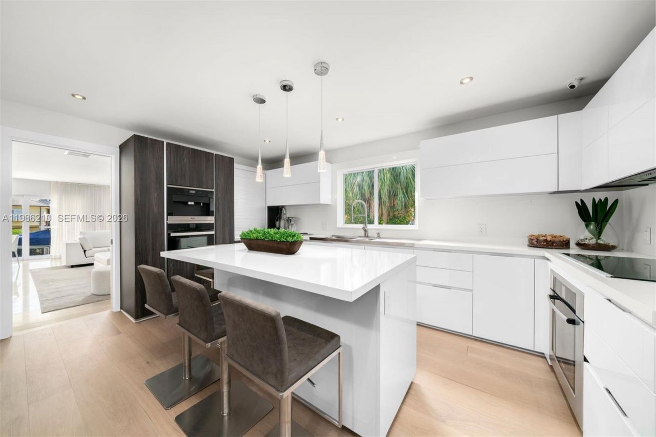 7155 Los Pinos Blvd , Coral Gables, FL 33143 Photo