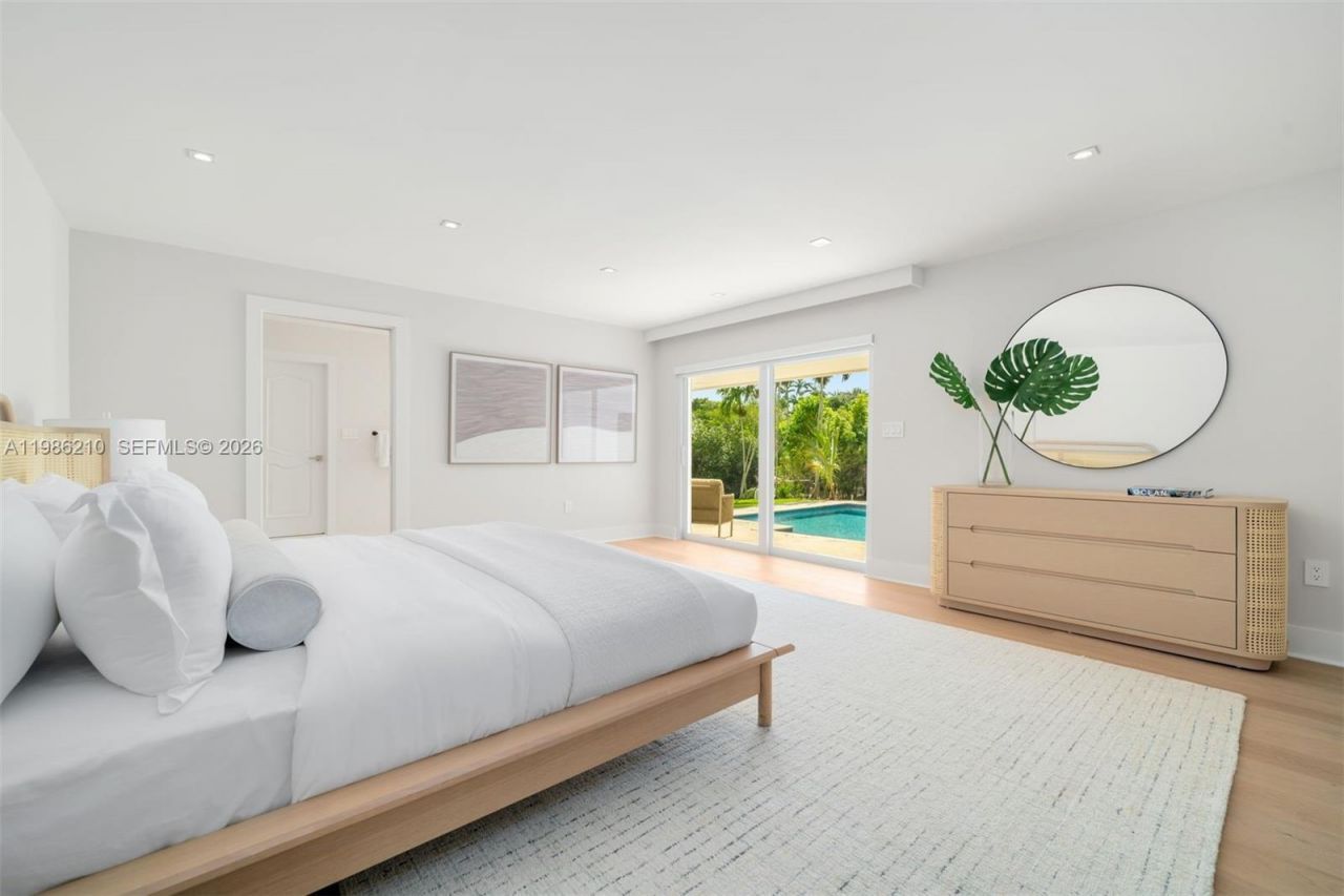 7155 Los Pinos Blvd , Coral Gables, FL 33143 Photo