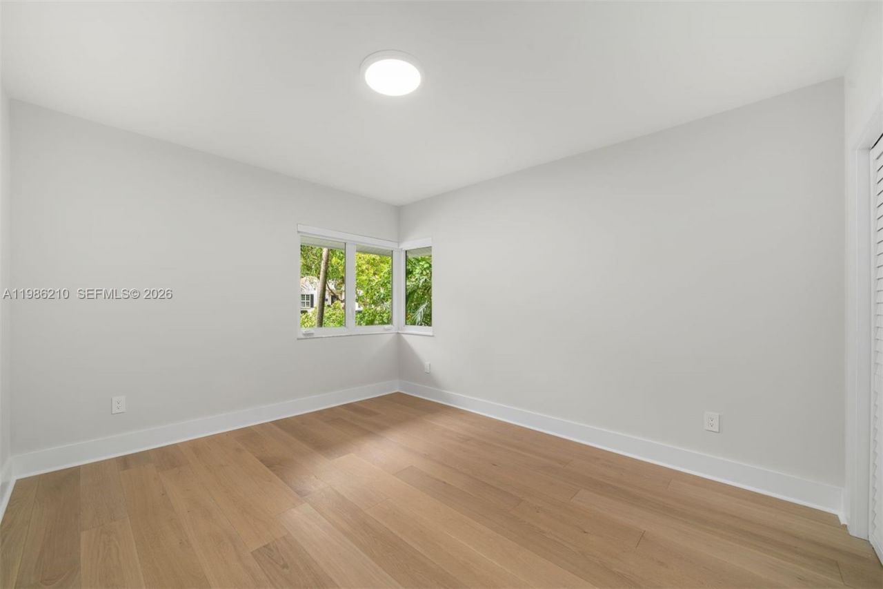 7155 Los Pinos Blvd , Coral Gables, FL 33143 Photo