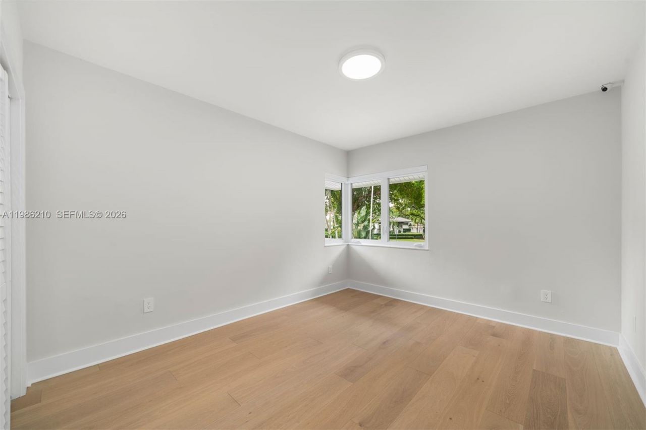 7155 Los Pinos Blvd , Coral Gables, FL 33143 Photo