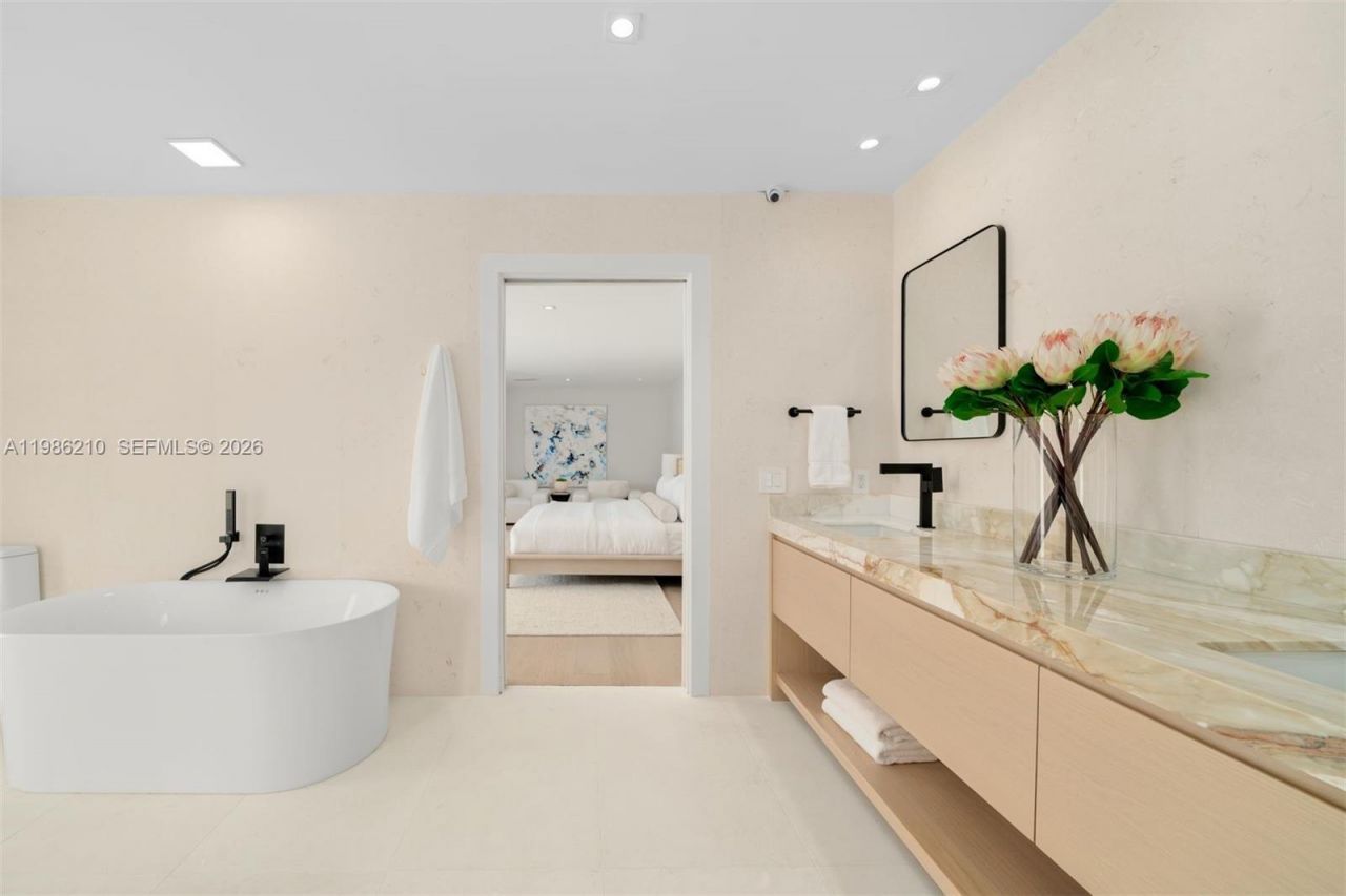 7155 Los Pinos Blvd , Coral Gables, FL 33143 Photo