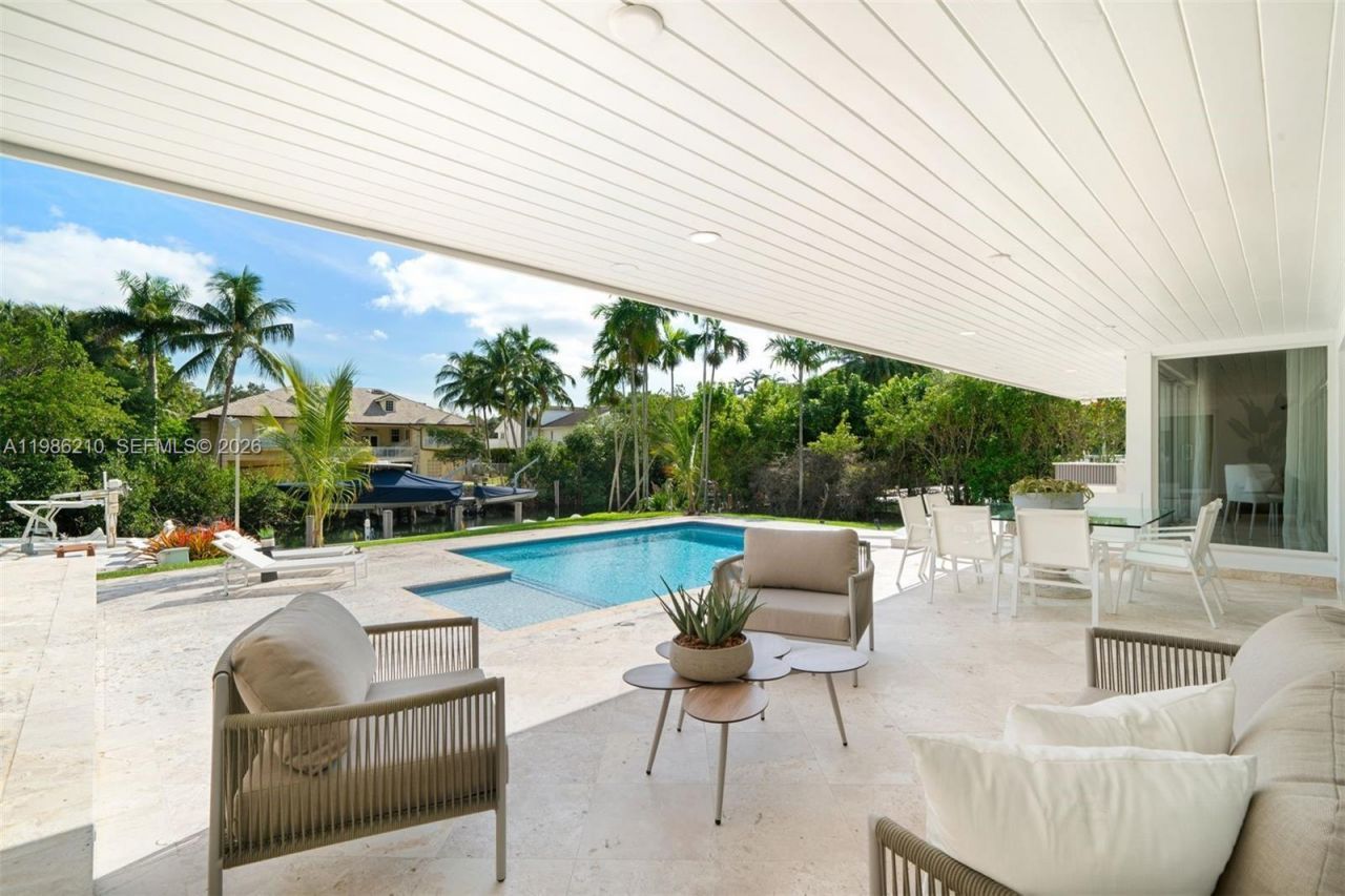 7155 Los Pinos Blvd , Coral Gables, FL 33143 Photo