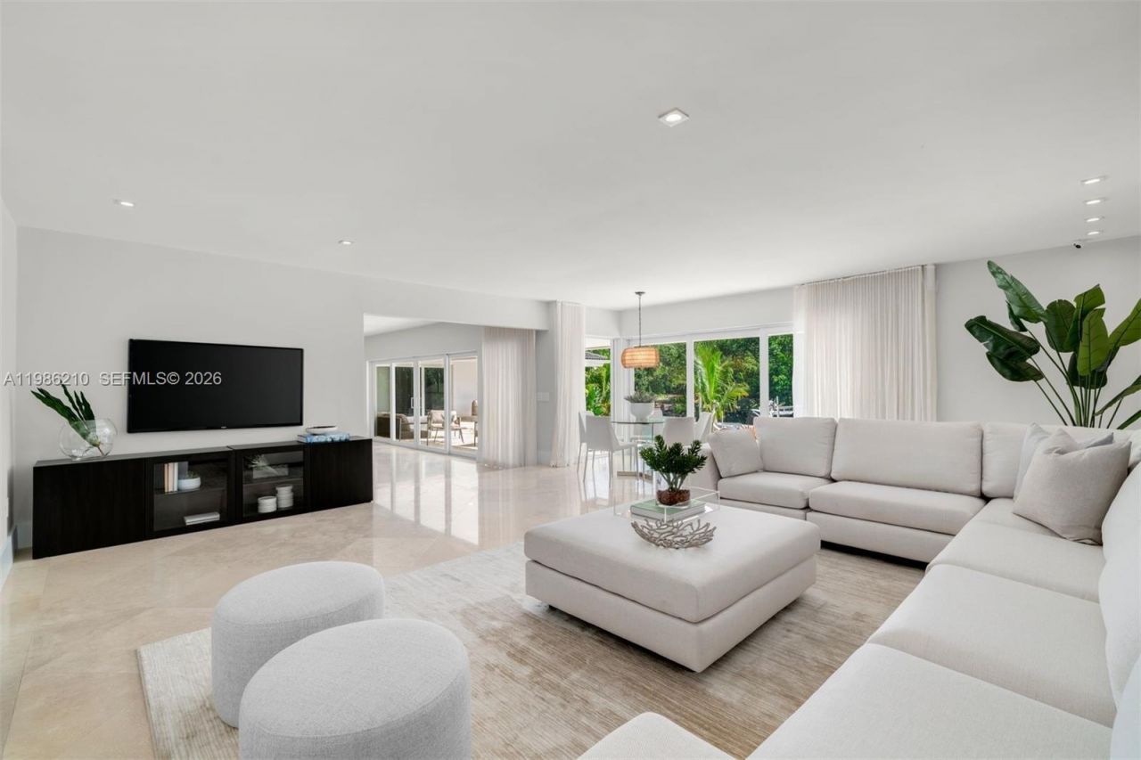 7155 Los Pinos Blvd , Coral Gables, FL 33143 Photo