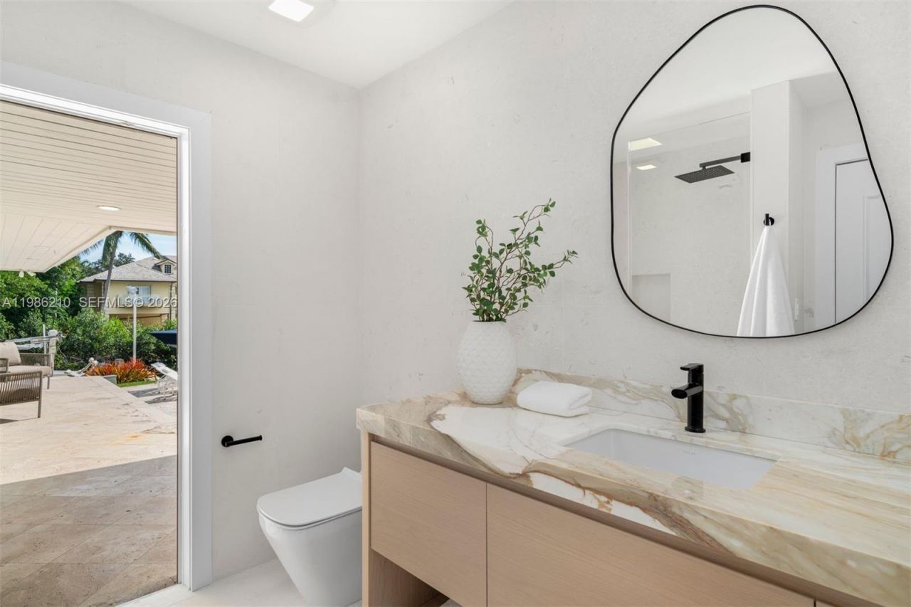 7155 Los Pinos Blvd , Coral Gables, FL 33143 Photo