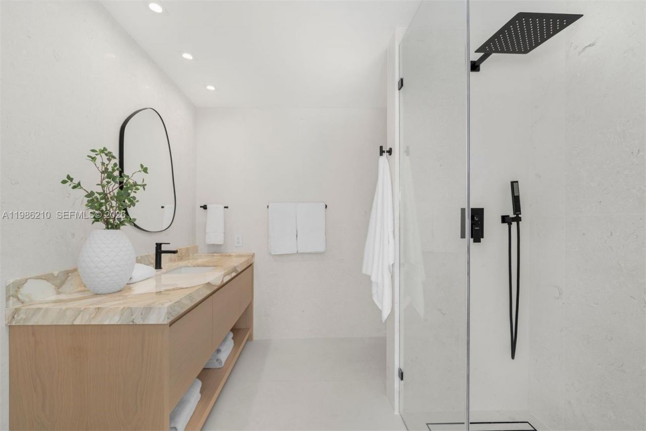 7155 Los Pinos Blvd , Coral Gables, FL 33143 Photo