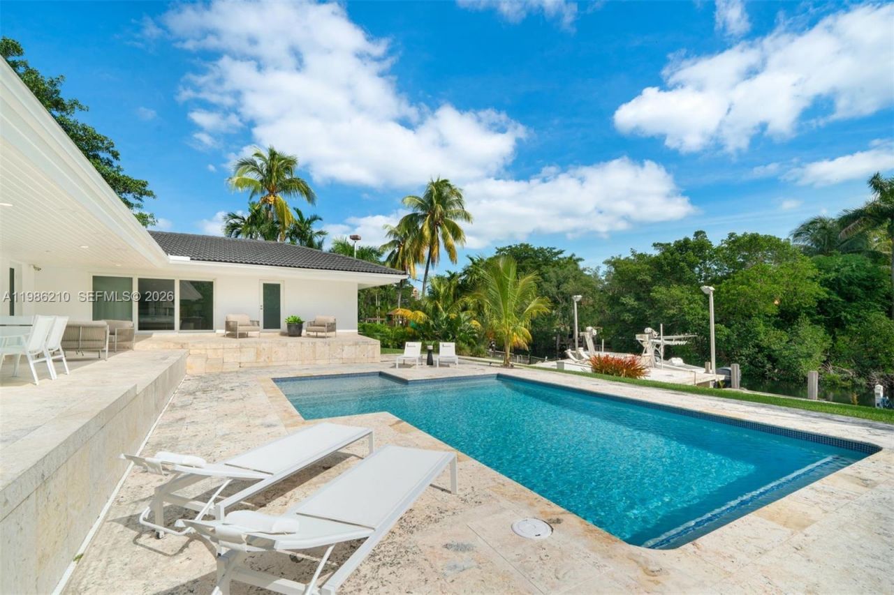 7155 Los Pinos Blvd , Coral Gables, FL 33143 Photo