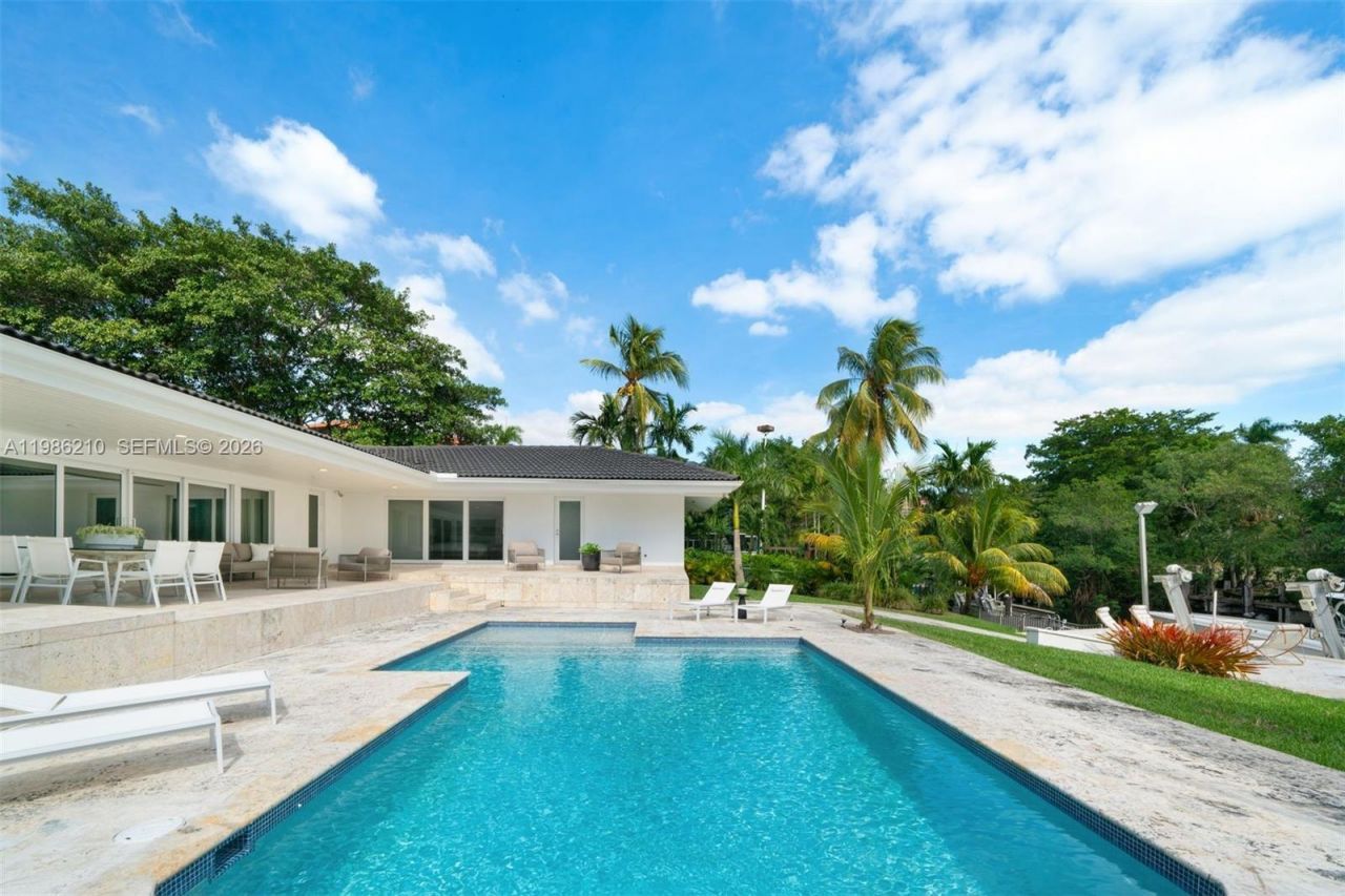 7155 Los Pinos Blvd , Coral Gables, FL 33143 Photo