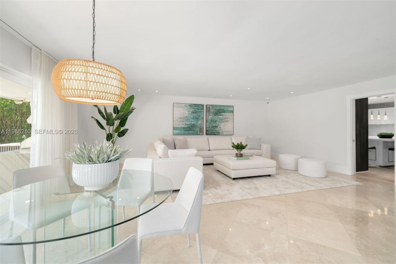 7155 Los Pinos Blvd , Coral Gables, FL 33143 Photo