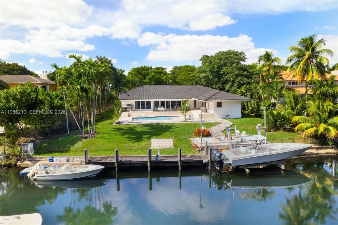 7155 Los Pinos Blvd , Coral Gables, FL 33143 Photo