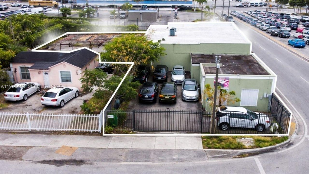 2618 NW 103rd St, Miami, FL 33147 Photo
