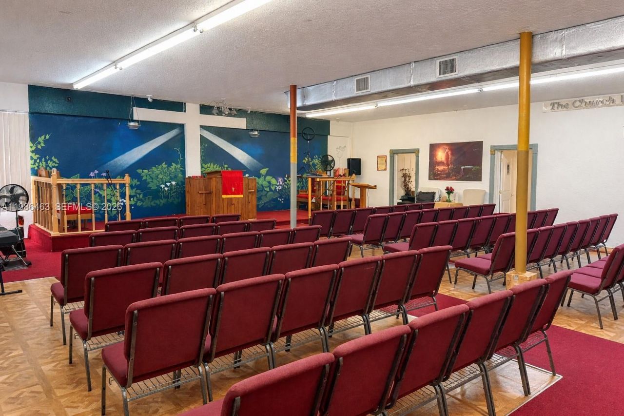 2618 NW 103rd St, Miami, FL 33147 Photo