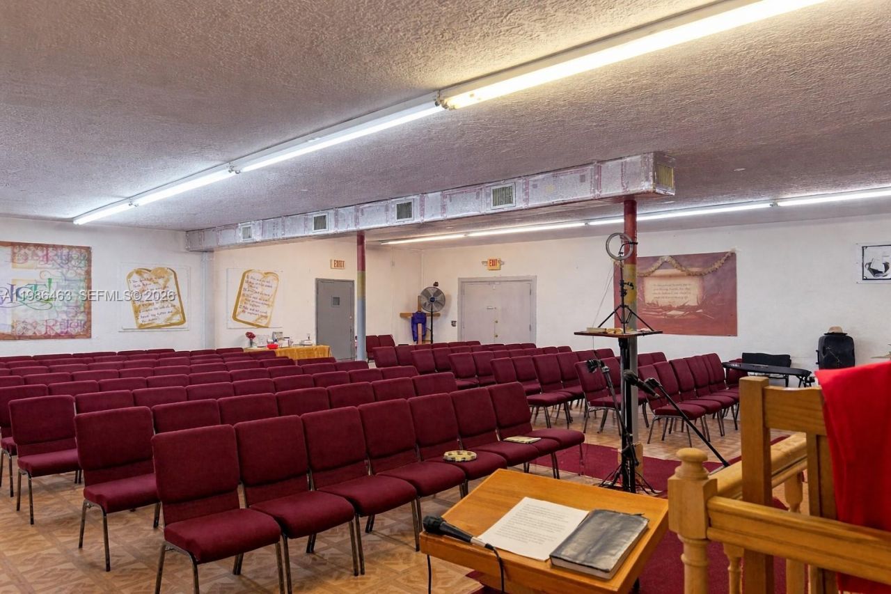 2618 NW 103rd St, Miami, FL 33147 Photo