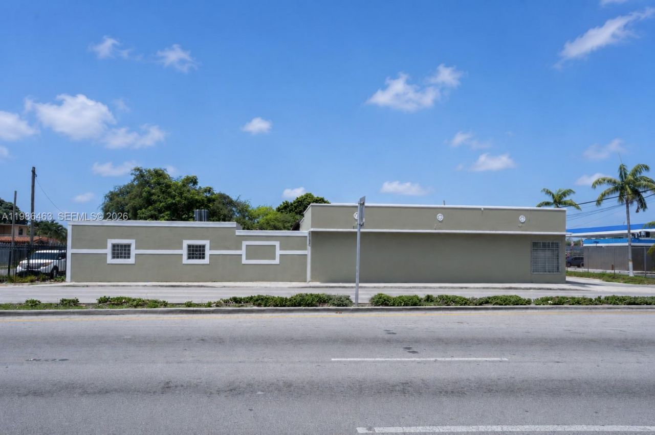 2618 NW 103rd St, Miami, FL 33147 Photo