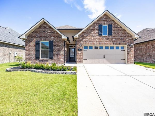 812 Beaumont Dr, Gonzales, LA 70737