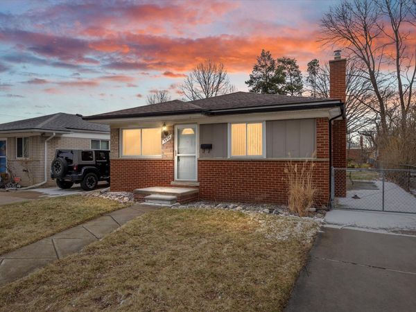 3935 Campbell Street, Dearborn Heights, MI 48125