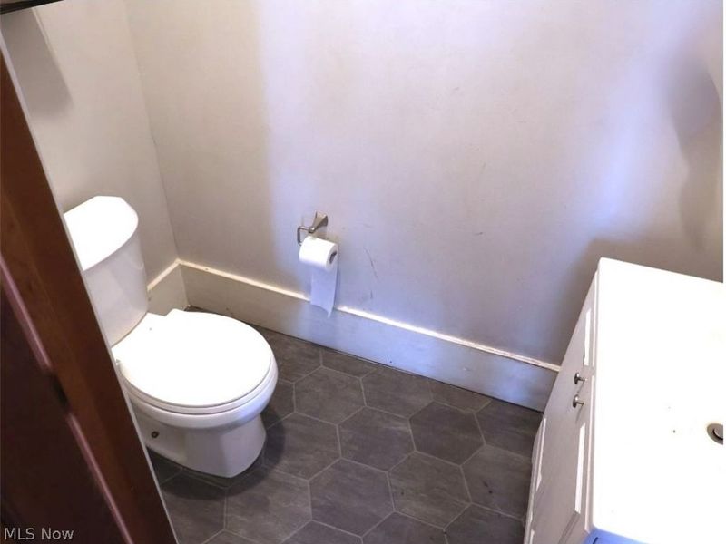 1113 W 9th Street , Lorain, OH 44052 Photo 9