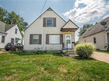 870 E Archwood Avenue, Akron, OH 44306
