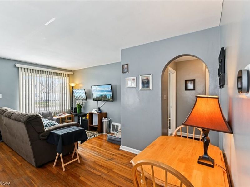 870 E Archwood Avenue , Akron, OH 44306 Photo 4