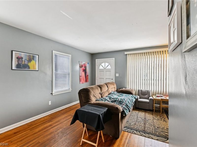 870 E Archwood Avenue , Akron, OH 44306 Photo 8