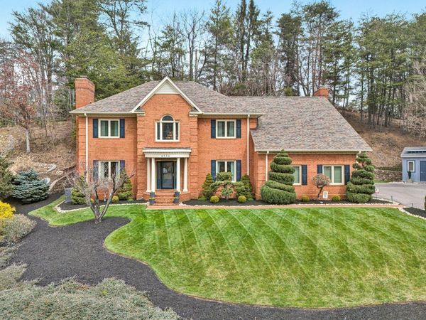 6524 Fairway Estates DR , Roanoke, VA 24018