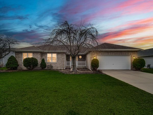 192 Summerhill Drive, Dyer, IN 46311
