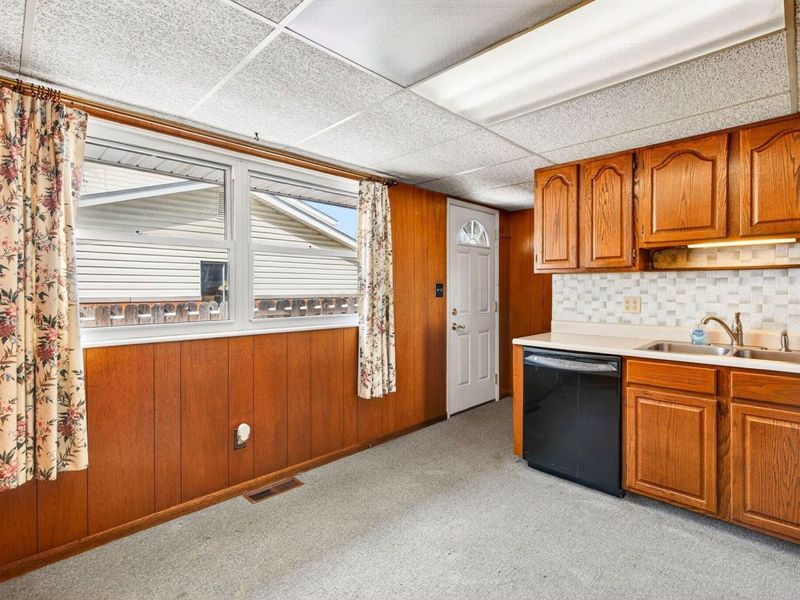 6137 AMBLESIDE Drive, Columbus, OH 43229 Photo 31