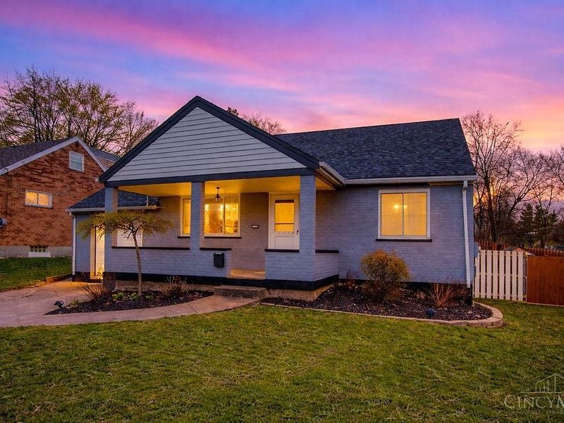 3649 Shortridge Circle, Cincinnati, OH 45247 Photo 2