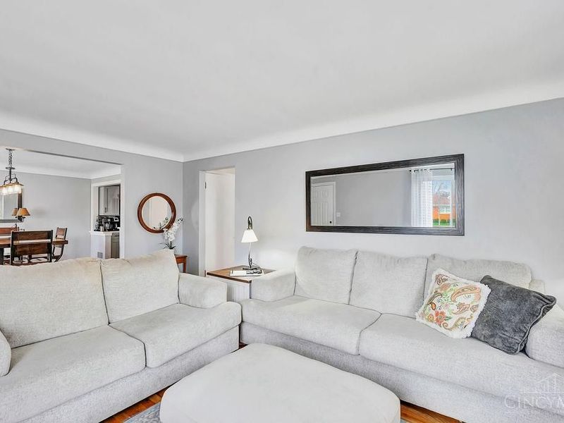 3649 Shortridge Circle, Cincinnati, OH 45247 Photo 8