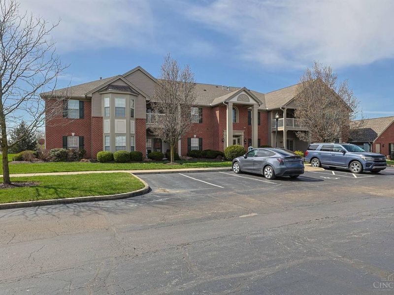 8033 Pinnacle Point Drive, Unit 201, West Chester, OH 45069 Photo 1