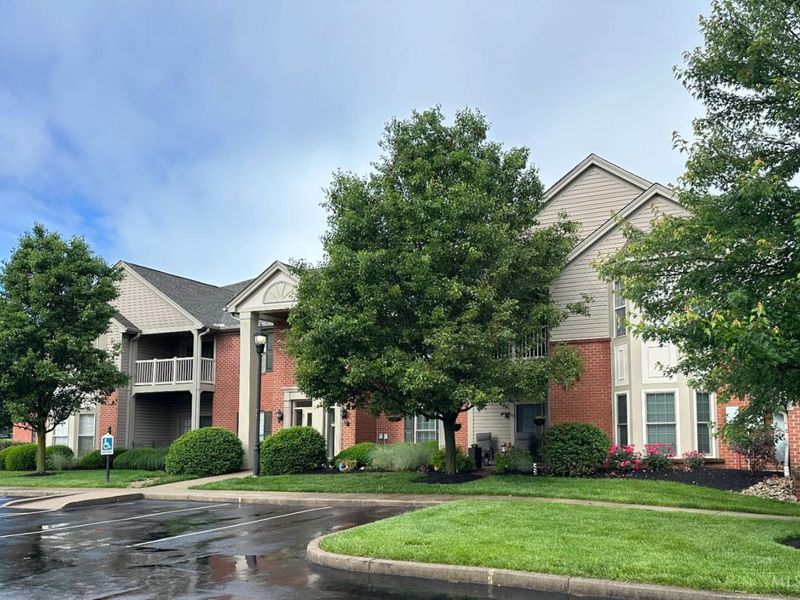 8033 Pinnacle Point Drive, Unit 201, West Chester, OH 45069 Photo 1