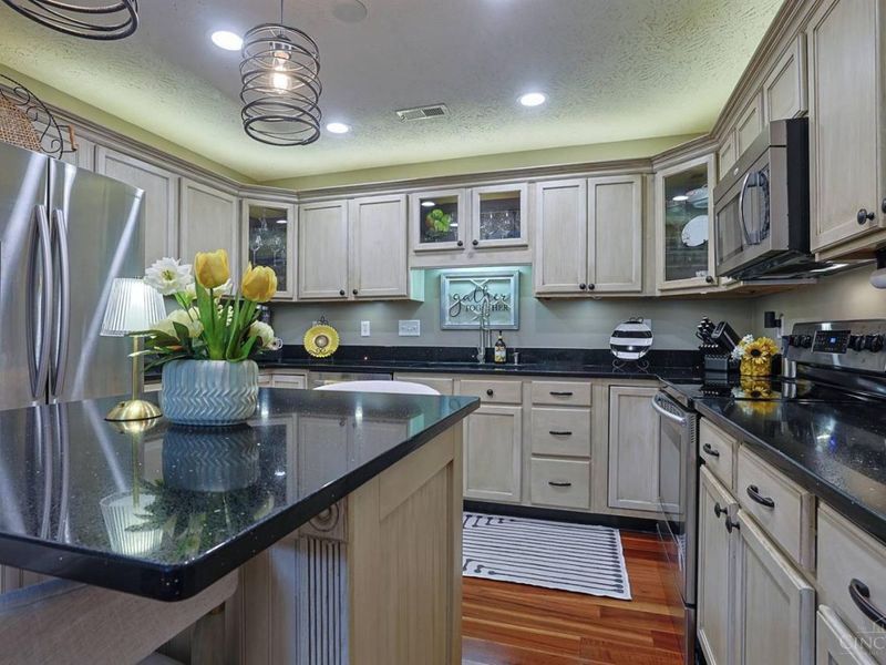 8033 Pinnacle Point Drive, Unit 201, West Chester, OH 45069 Photo 12