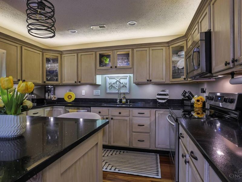 8033 Pinnacle Point Drive, Unit 201, West Chester, OH 45069 Photo 16