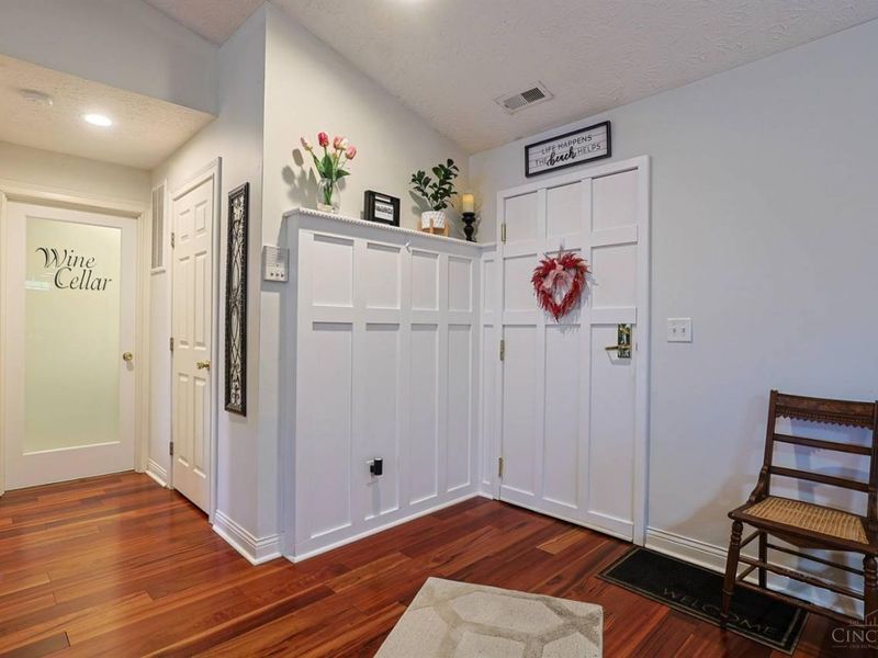 8033 Pinnacle Point Drive, Unit 201, West Chester, OH 45069 Photo 3