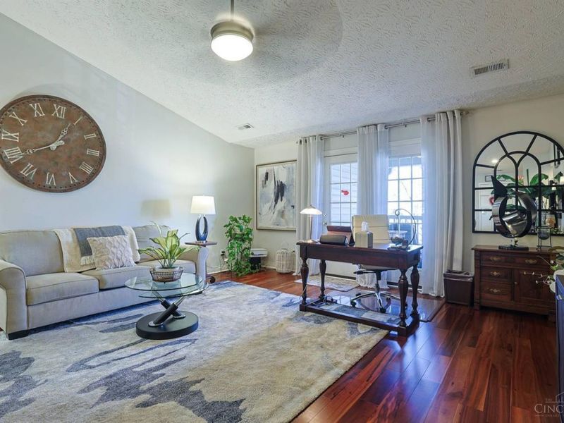 8033 Pinnacle Point Drive, Unit 201, West Chester, OH 45069 Photo 7