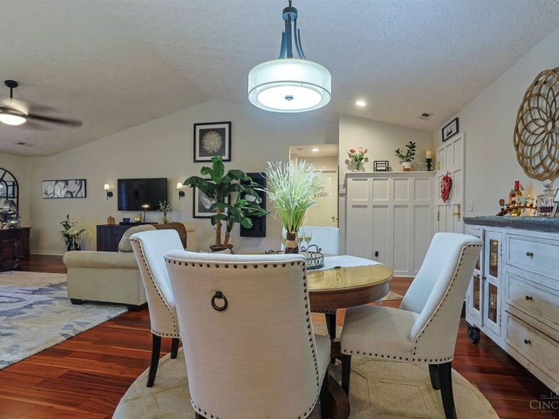 8033 Pinnacle Point Drive, Unit 201, West Chester, OH 45069 Photo 9