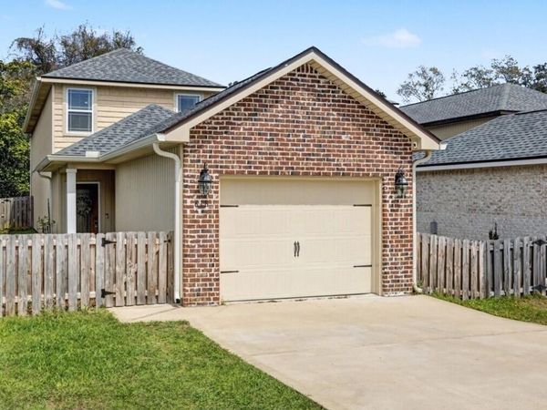 61B 9th Avenue, Shalimar, FL 32579