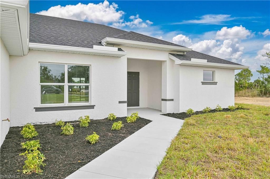 2043 NE 42nd St, Cape Coral, FL 33909 Photo
