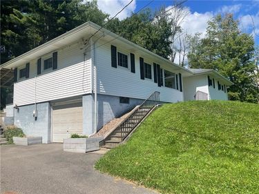 9 Mount Pleasant Drive, Bainbridge, NY 13733