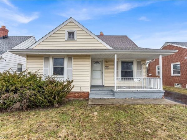 21303 Kenyon Drive , Maple Heights, OH 44137