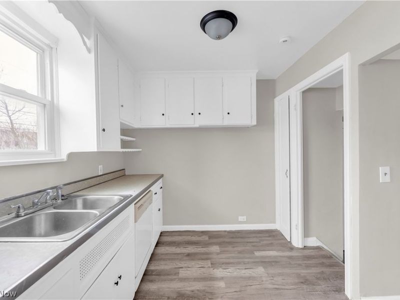 21303 Kenyon Drive , Maple Heights, OH 44137 Photo 10